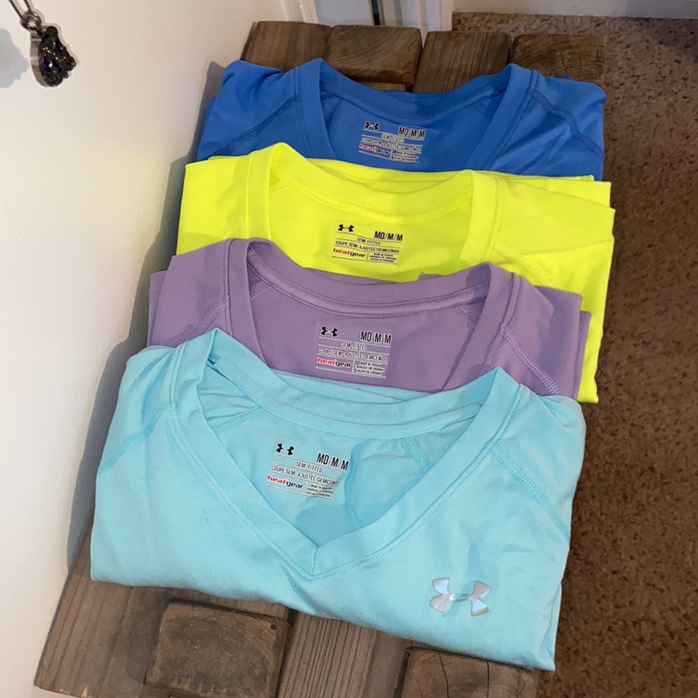 Under Armour Women’s Semi-Fitted V-Neck Shirts - 4